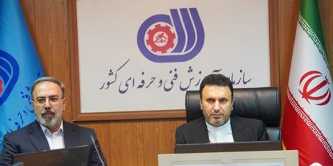دکتر عظیمی معاون وزیر تعاون، کار  و رفاه اجتماعی در دیدار با مدیرعامل صندوق بازنشستگی هما: توجه به نیازهای چندگانه در بازار کسب و کار