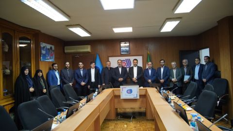 دکتر عظیمی معاون وزیر تعاون، کار  و رفاه اجتماعی در دیدار با مدیرعامل صندوق بازنشستگی هما: توجه به نیازهای چندگانه در بازار کسب و کار