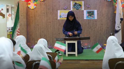 برگزاری مراسم یوم الله سیزده آبان در مدارس هما